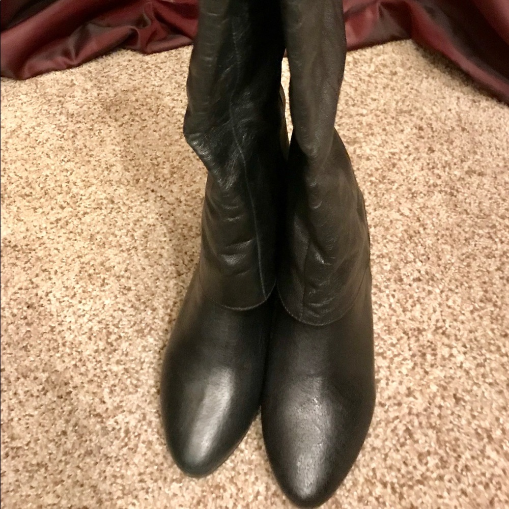 Chinese Laundry Set In Stone Boots - Picture 2 of 8